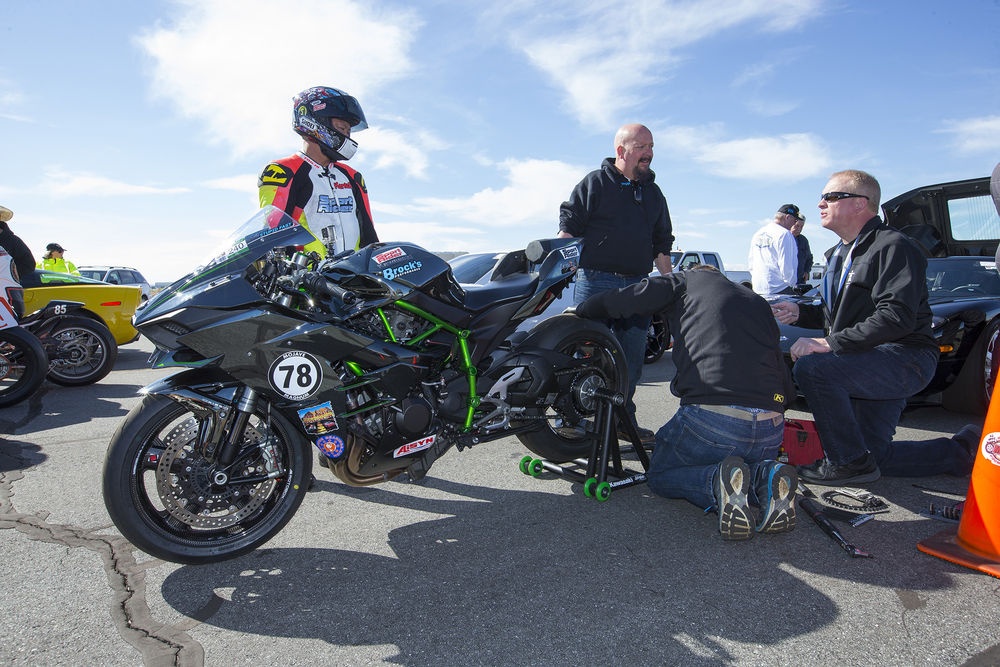 Sieu moto Kawasaki Ninja H2 do dat van toc 363 km/h hinh anh