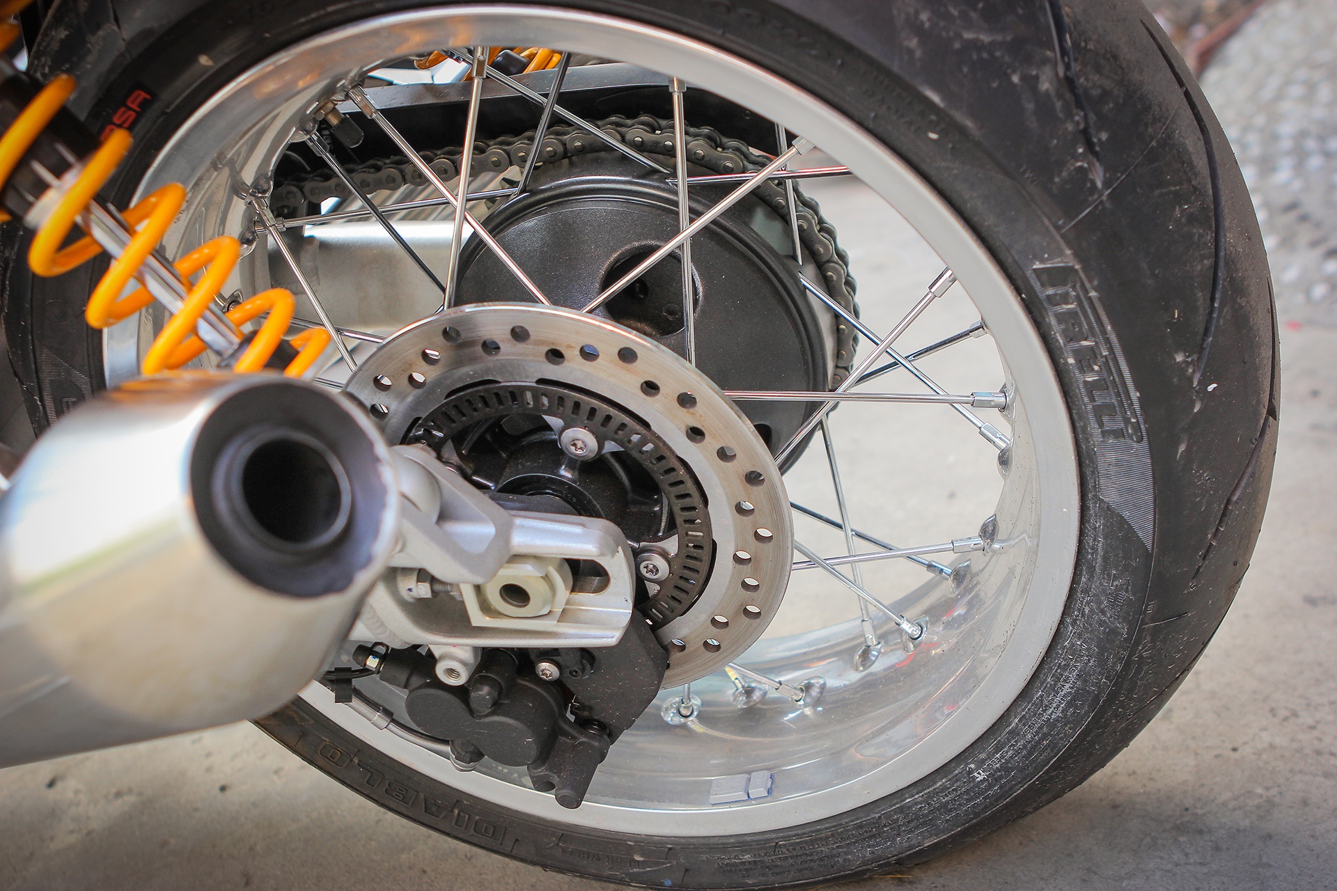 Triumph Thruxton 1200R 2016 tai Ha Noi anh 11