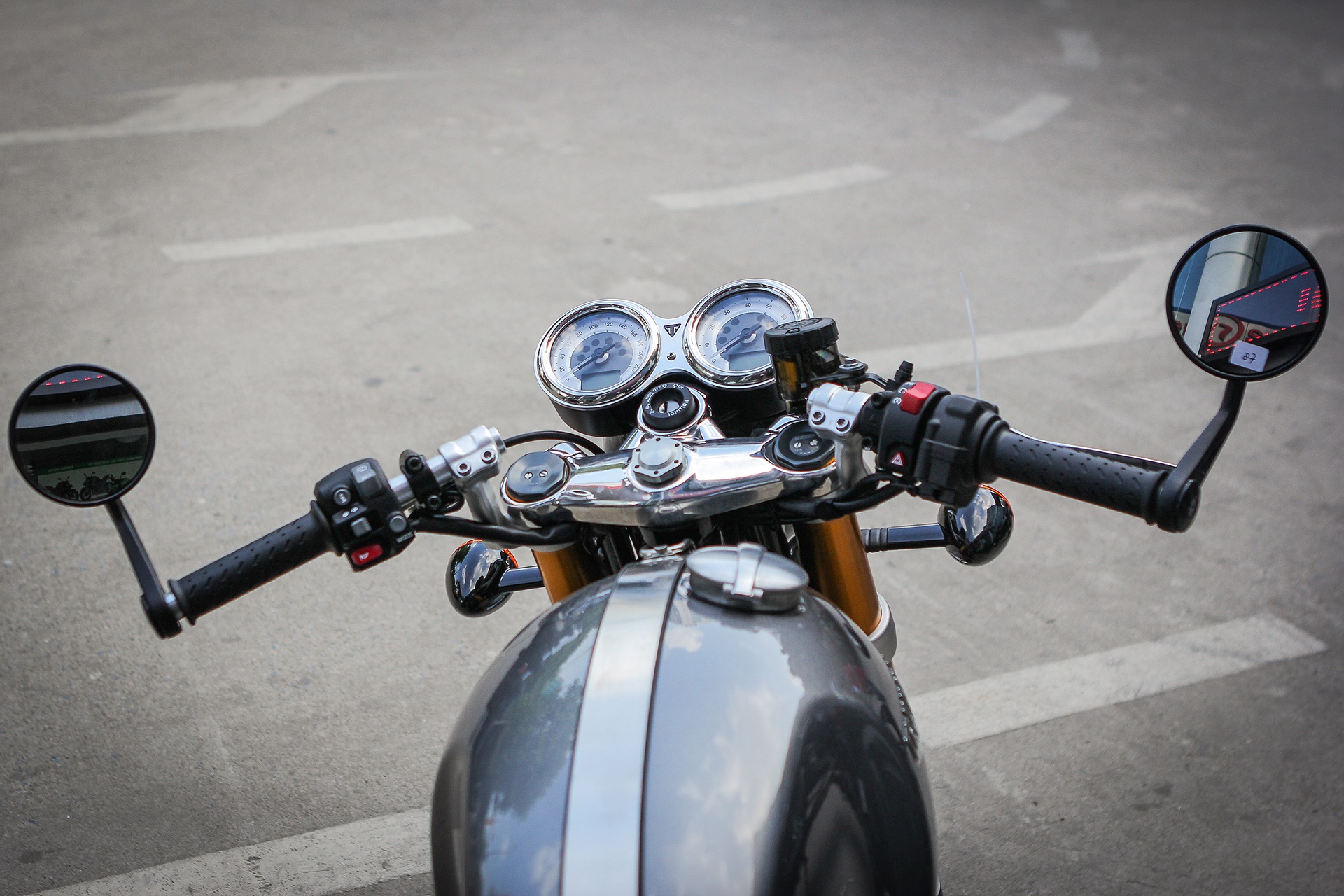 Triumph Thruxton 1200R 2016 tai Ha Noi anh 6