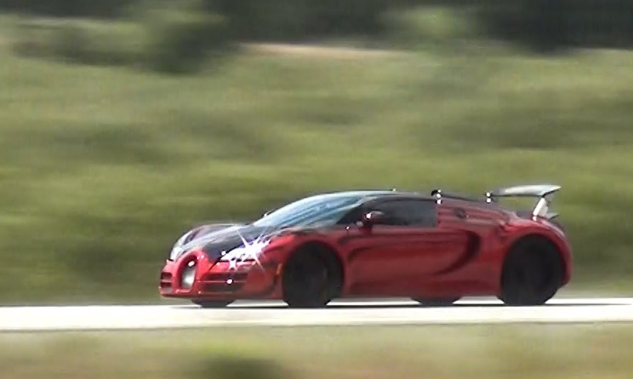 Sieu xe Bugatti Veyron hang thua chay 368 km/h hinh anh