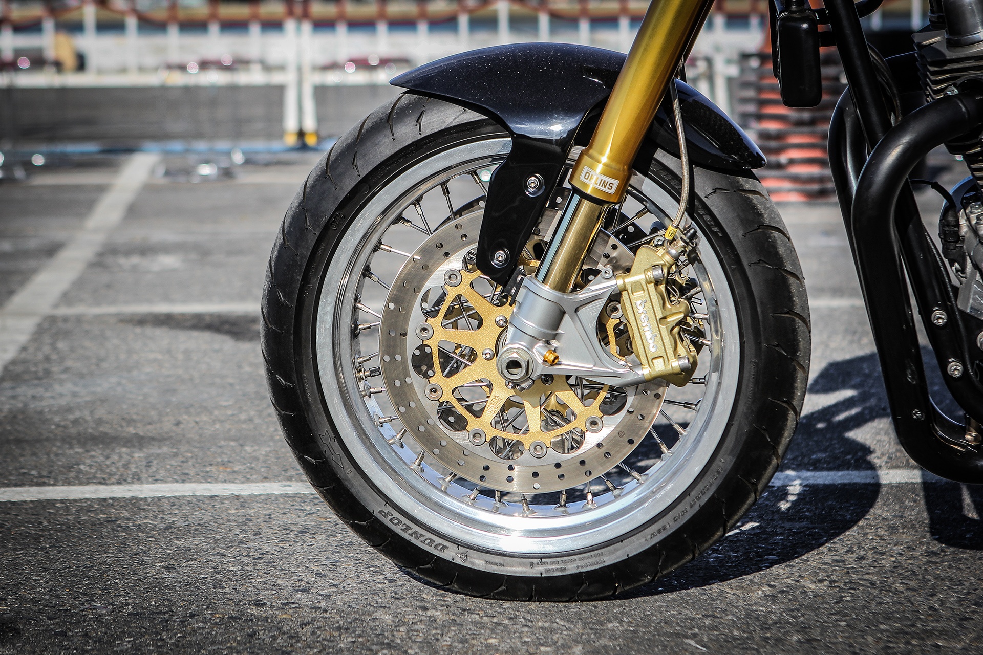 Norton Commando 961 cafe racer tai Viet Nam anh 8