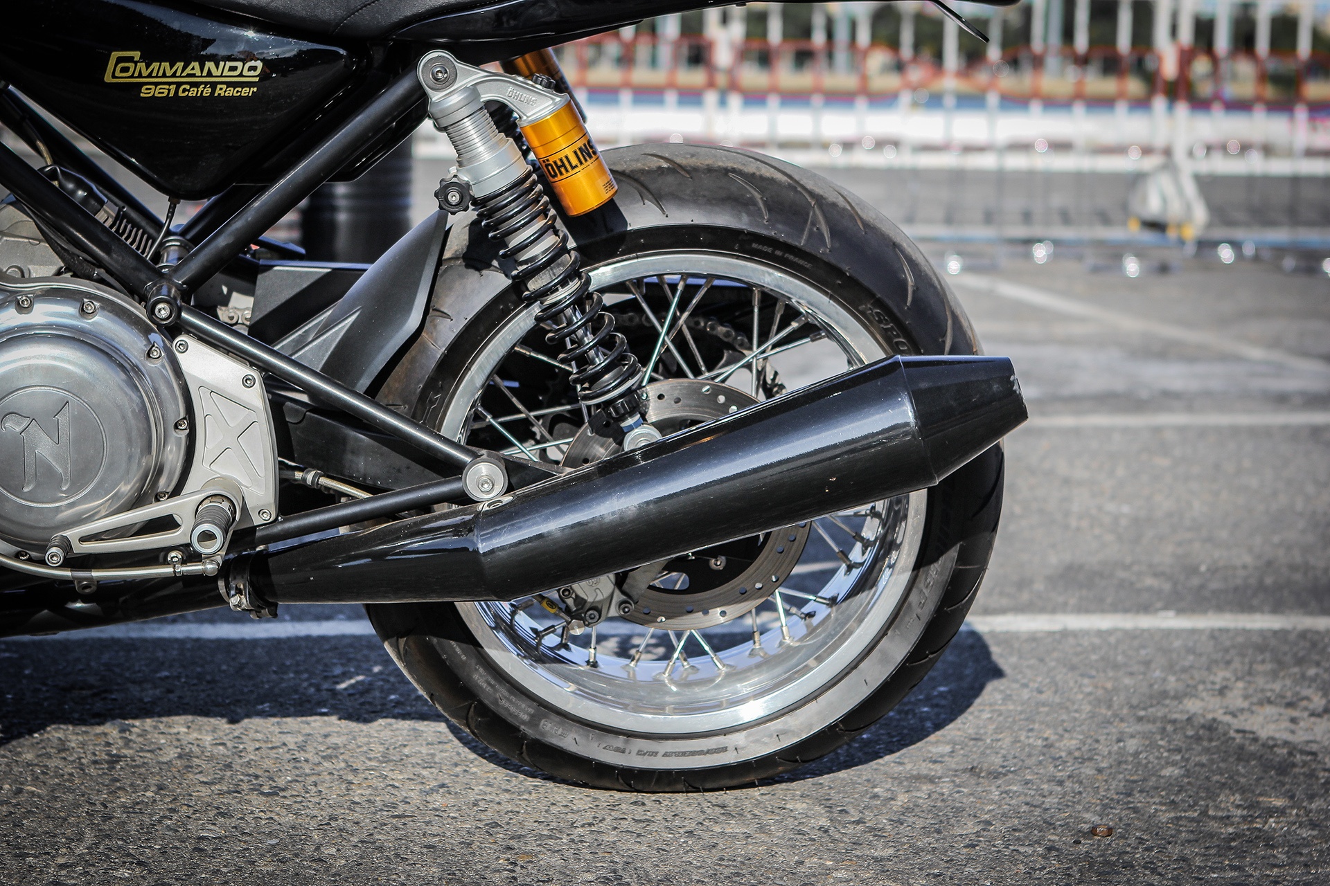 Norton Commando 961 cafe racer tai Viet Nam anh 9
