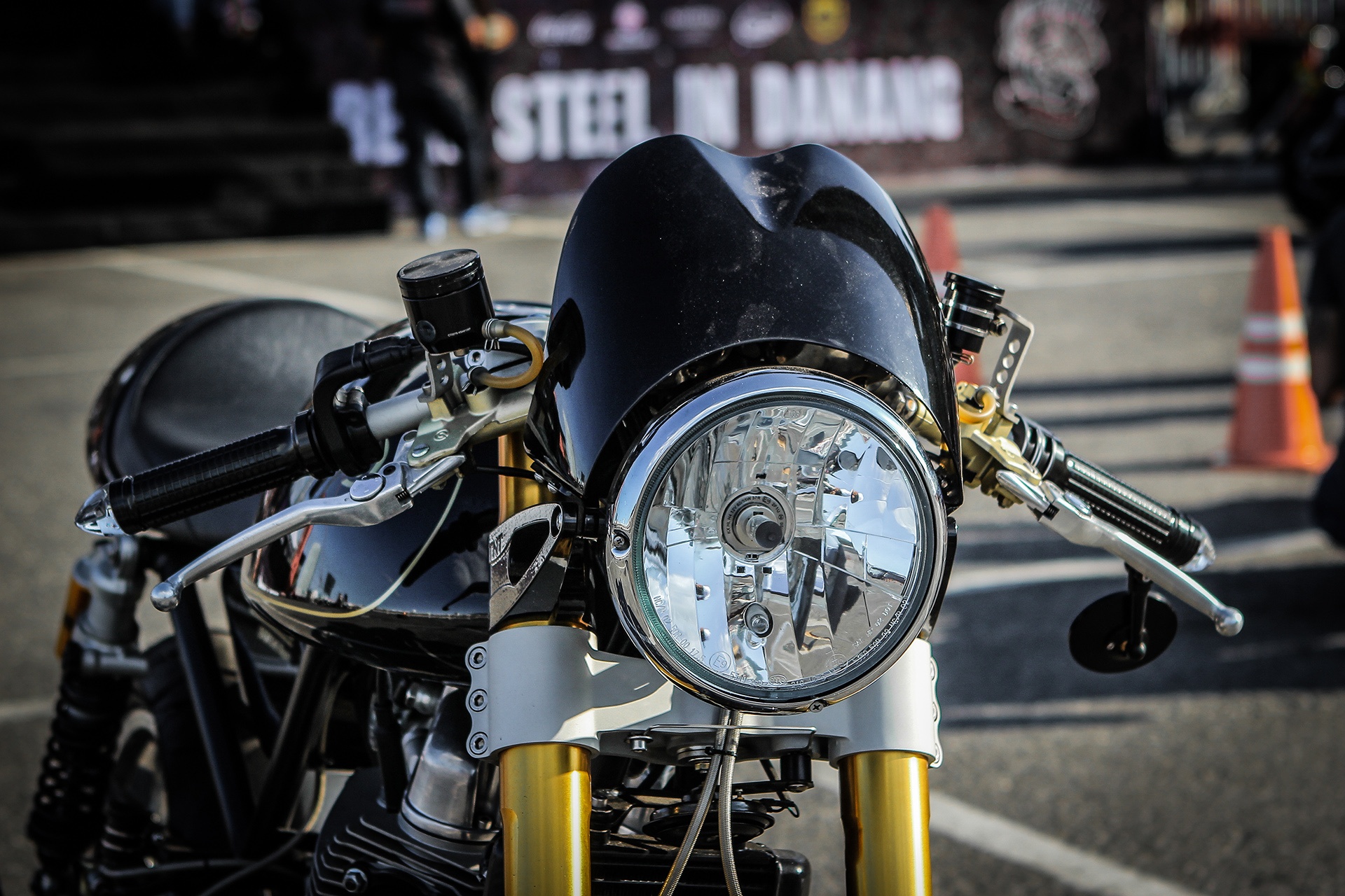 Norton Commando 961 cafe racer tai Viet Nam anh 4