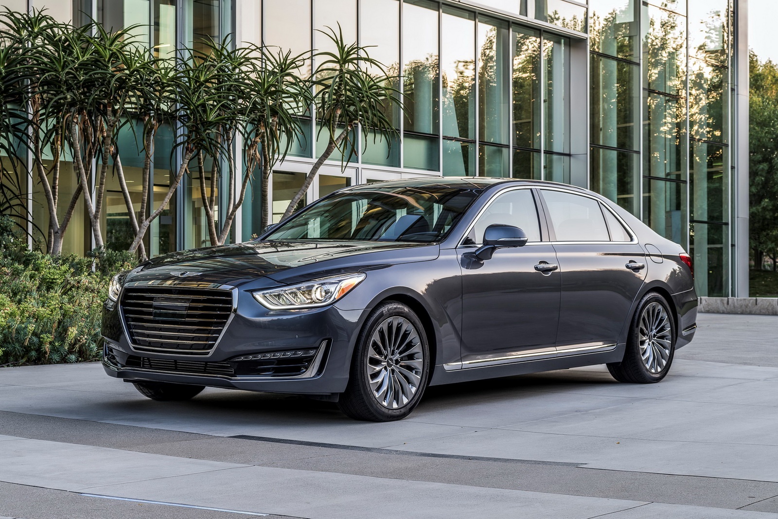 Sedan hang sang Genesis G90 gia tu 68.000 USD hinh anh