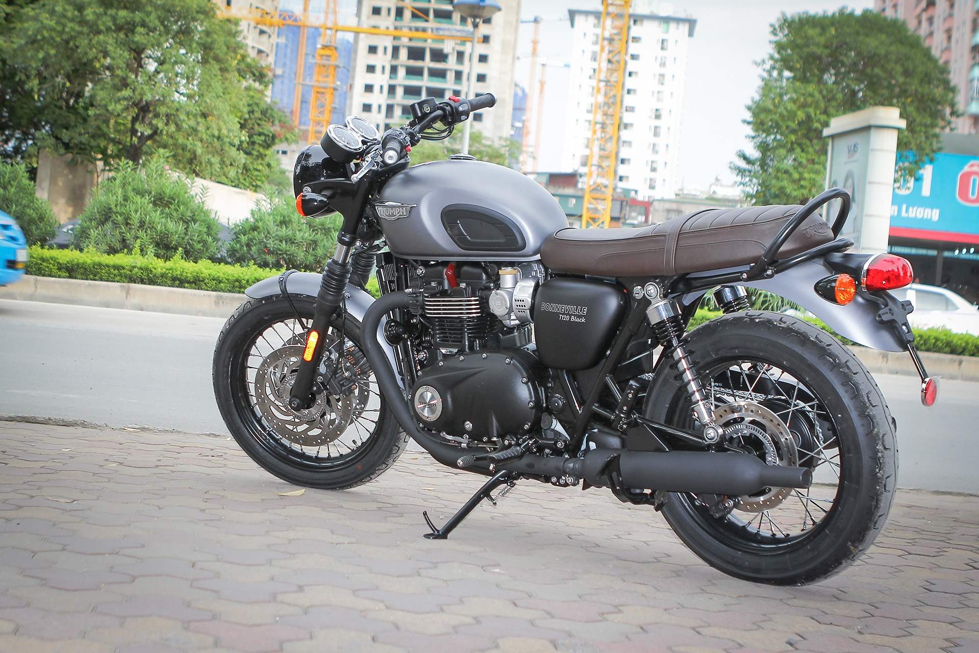 Triumph Bonneville T120 Black ve Viet Nam anh 12