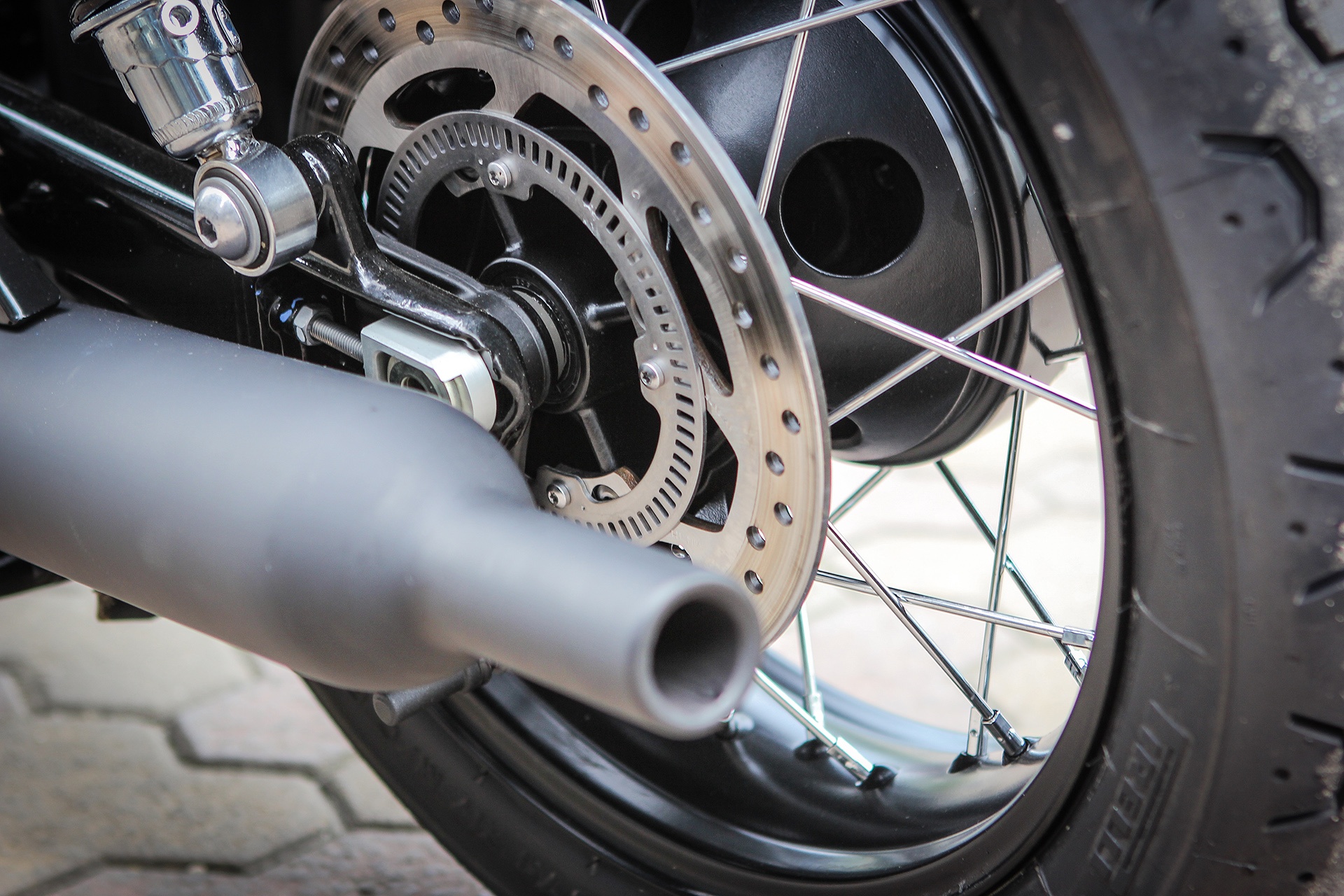 Triumph Bonneville T120 Black ve Viet Nam anh 10