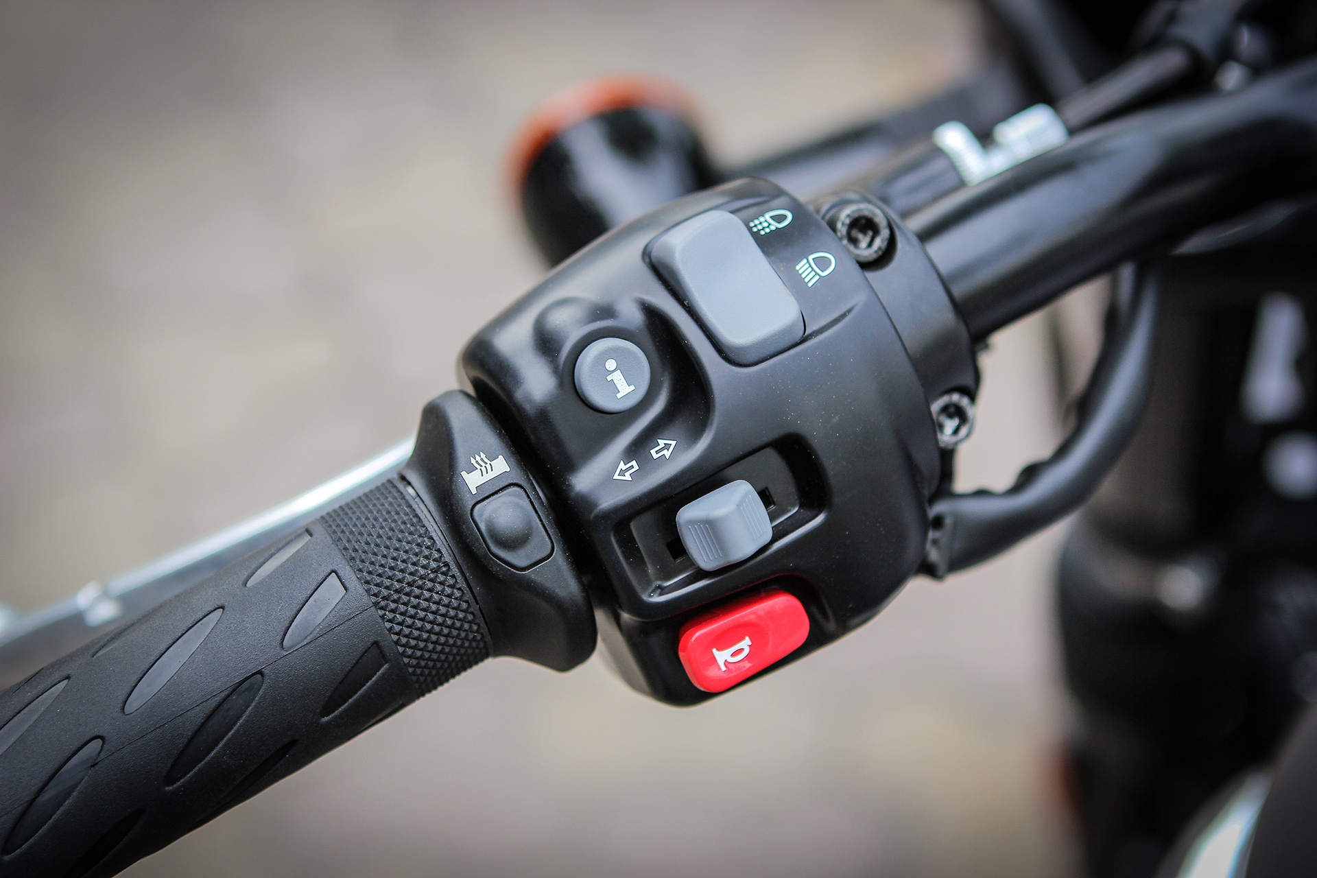 Triumph Bonneville T120 Black ve Viet Nam anh 5