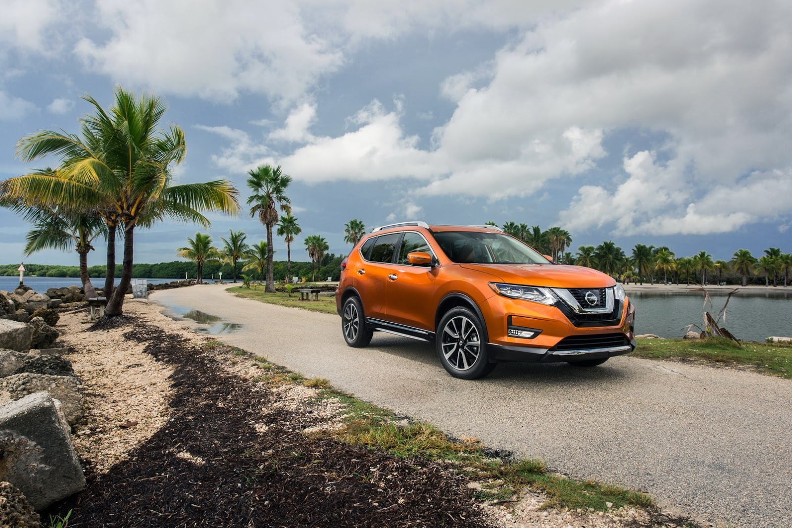 Nissan X-Trail co phien ban moi truoc khi ra mat tai VN hinh anh