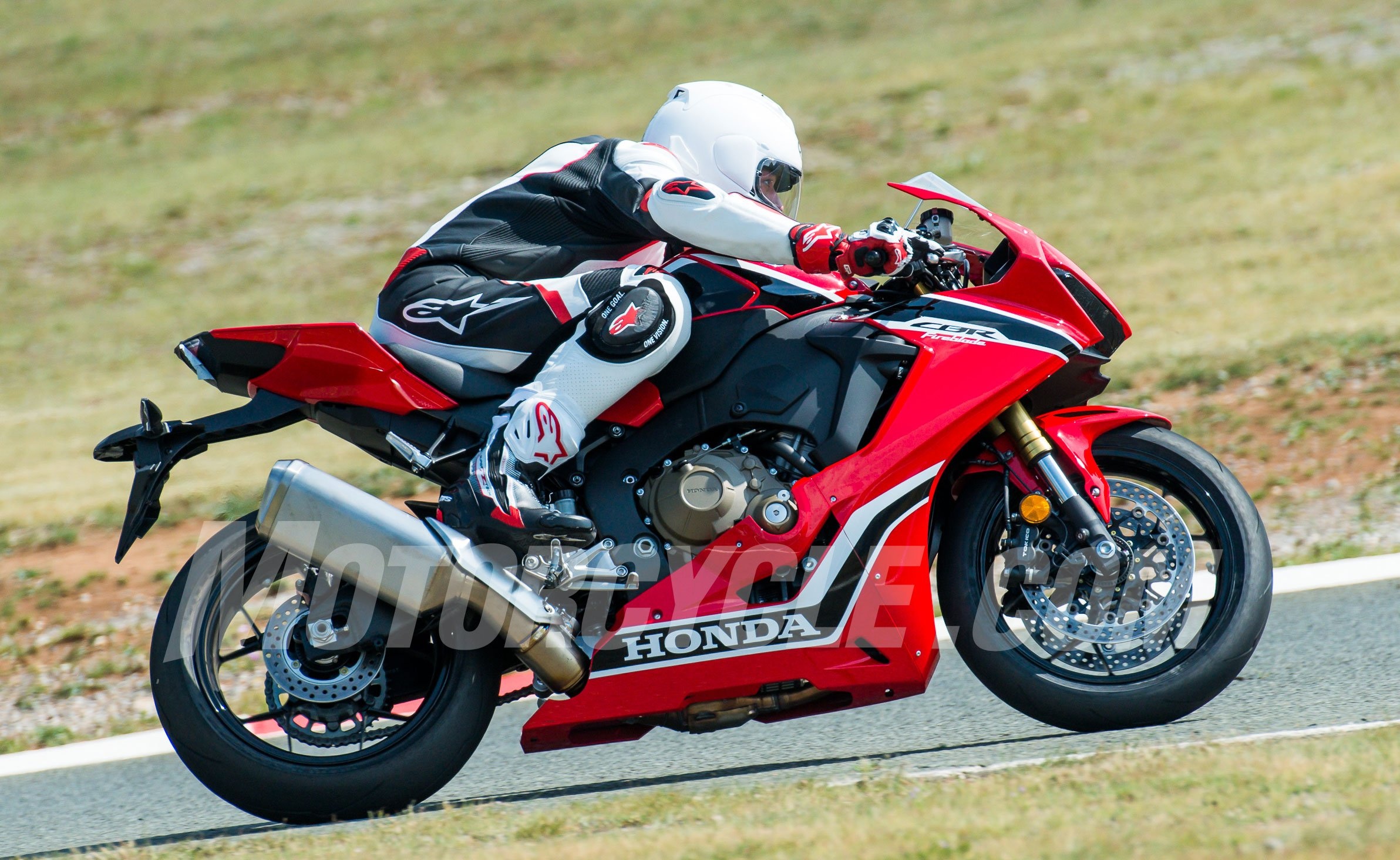 Honda CBR1000RR 2017 lo dien anh 2