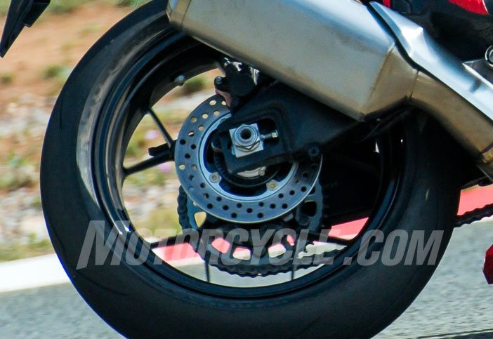 Honda CBR1000RR 2017 lo dien anh 6