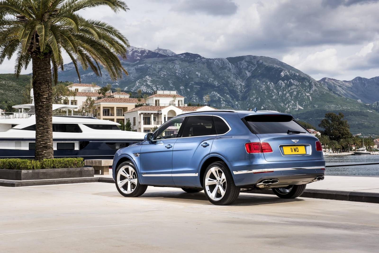 Bentley Bentayga Diesel ra mat anh 3