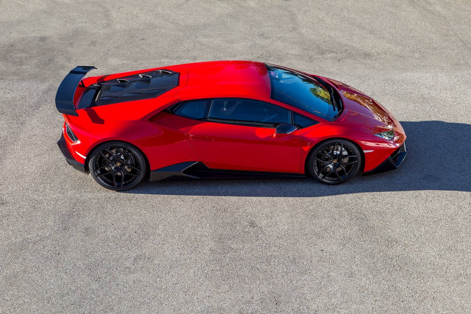 Lamborghini Huracan cau sau do anh 4