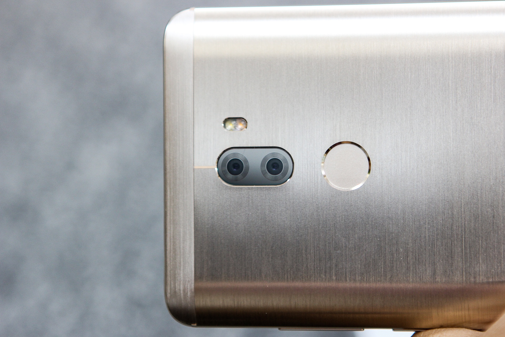 Xiaomi Mi 5s Plus tai Viet Nam anh 5