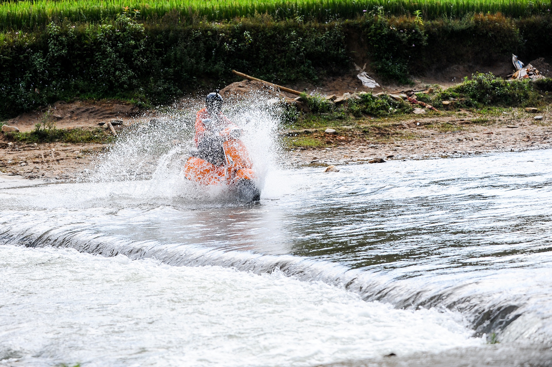 Phuot bang xe Vespa anh 14