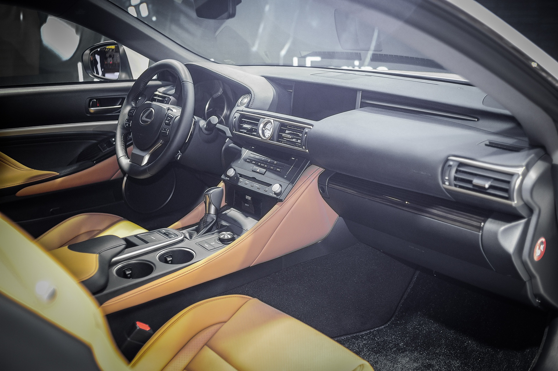 Lexus RC 200t tai Viet Nam anh 7