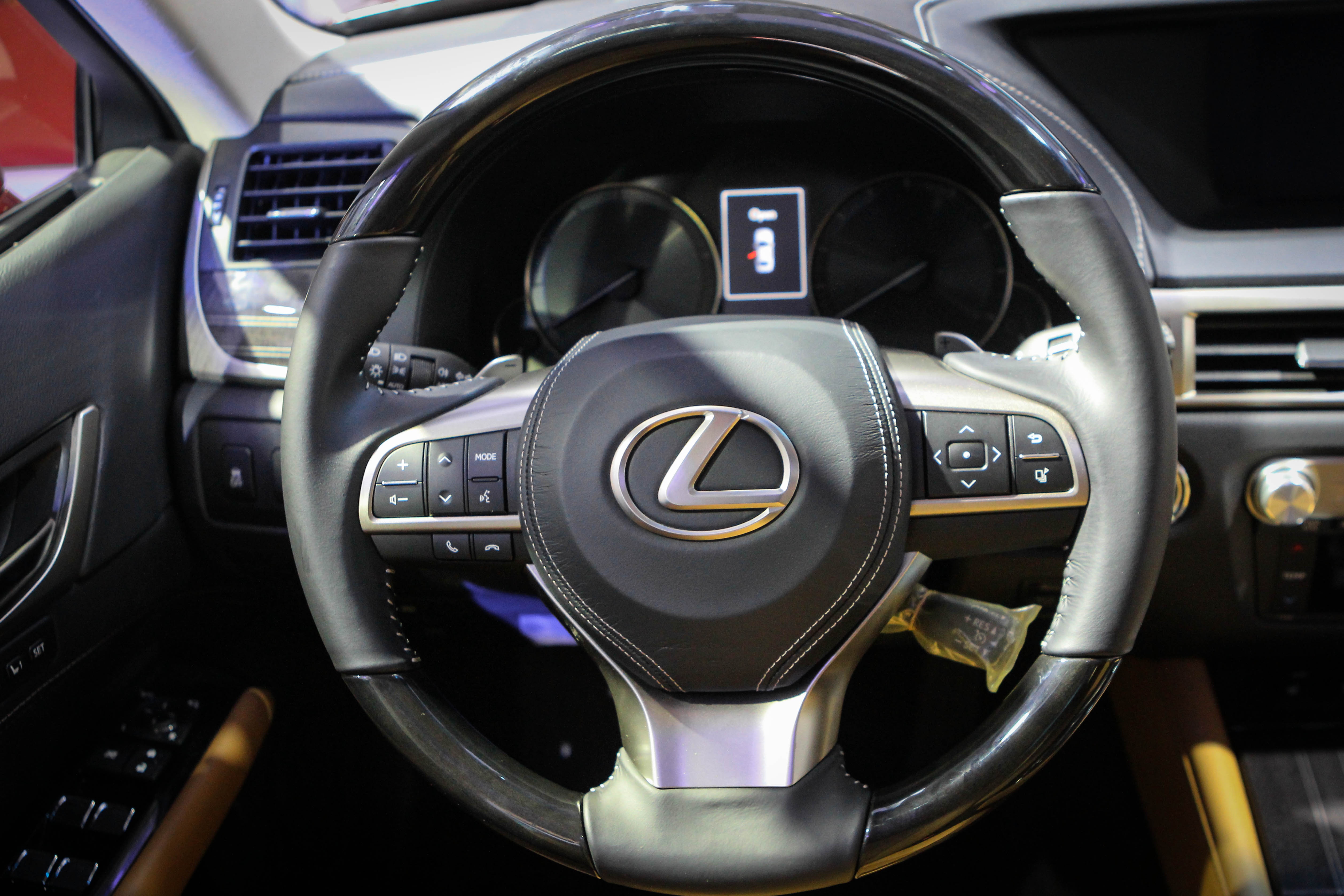 Lexus GS 200t Turbo 2016 tai Viet Nam anh 8