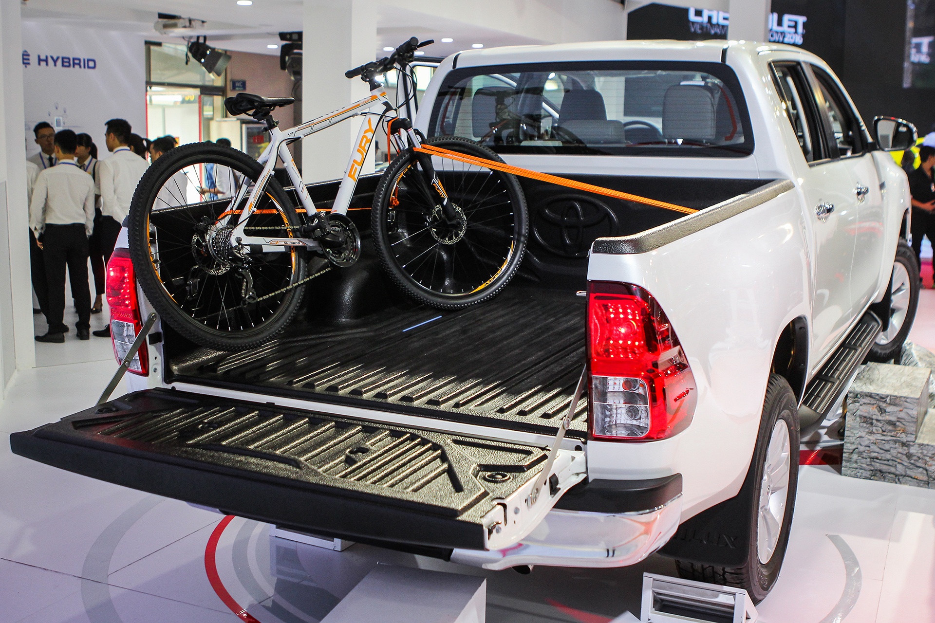 Toyota Hilux 2016 tai Viet Nam anh 7