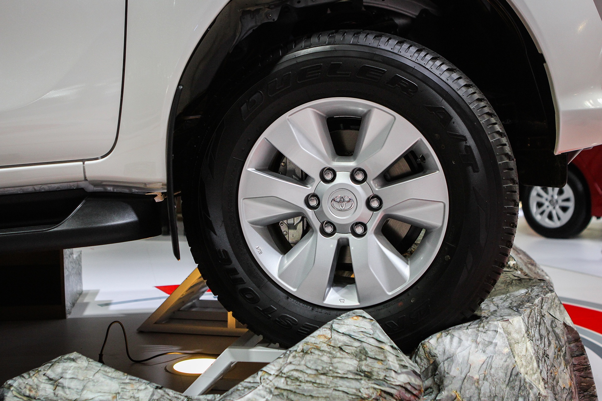 Toyota Hilux 2016 tai Viet Nam anh 5