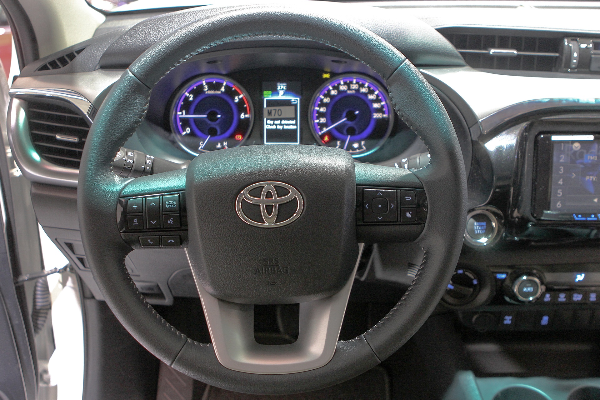 Toyota Hilux 2016 tai Viet Nam anh 10