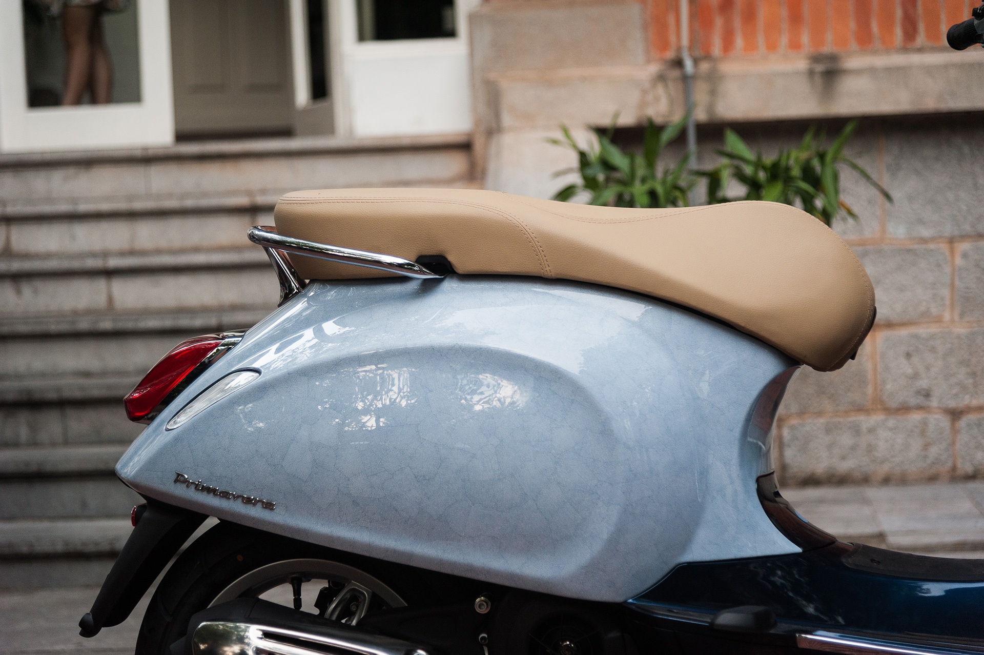 Vespa Primavera can trung tai Viet Nam anh 5