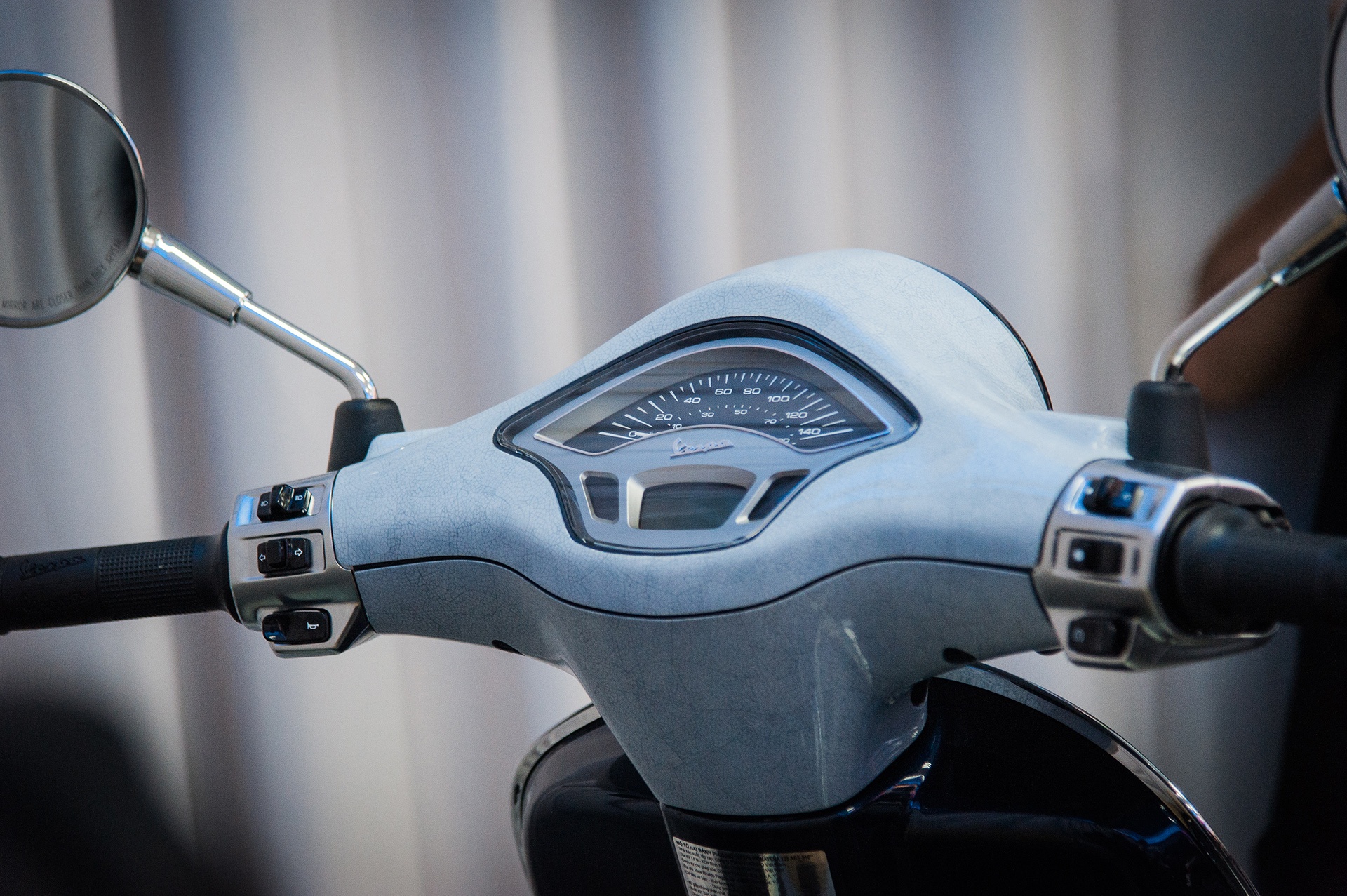 Vespa Primavera can trung tai Viet Nam anh 4