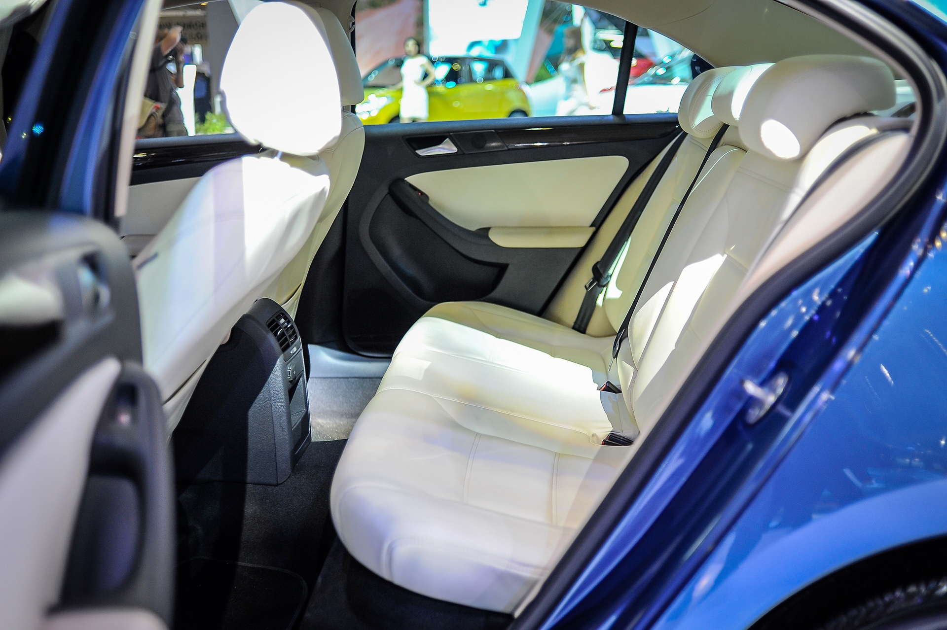 Volkswagen Jetta canh tranh Toyota Altis anh 13