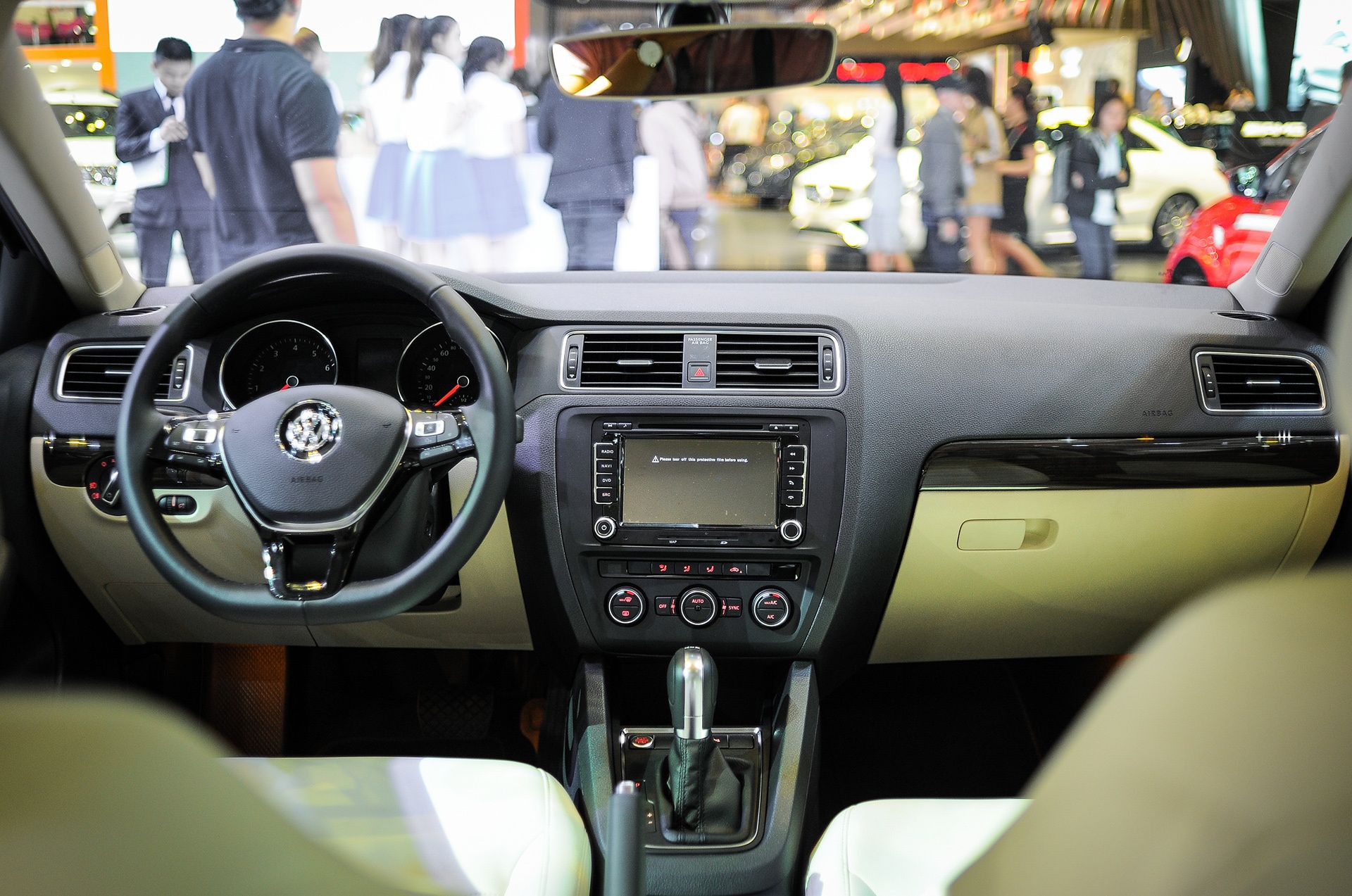 Volkswagen Jetta canh tranh Toyota Altis anh 7