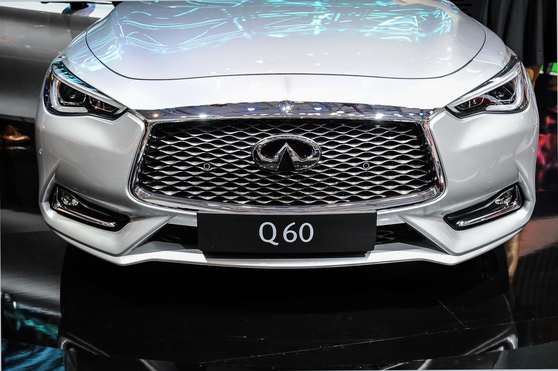 Infiniti Q60 ve Viet Nam anh 4
