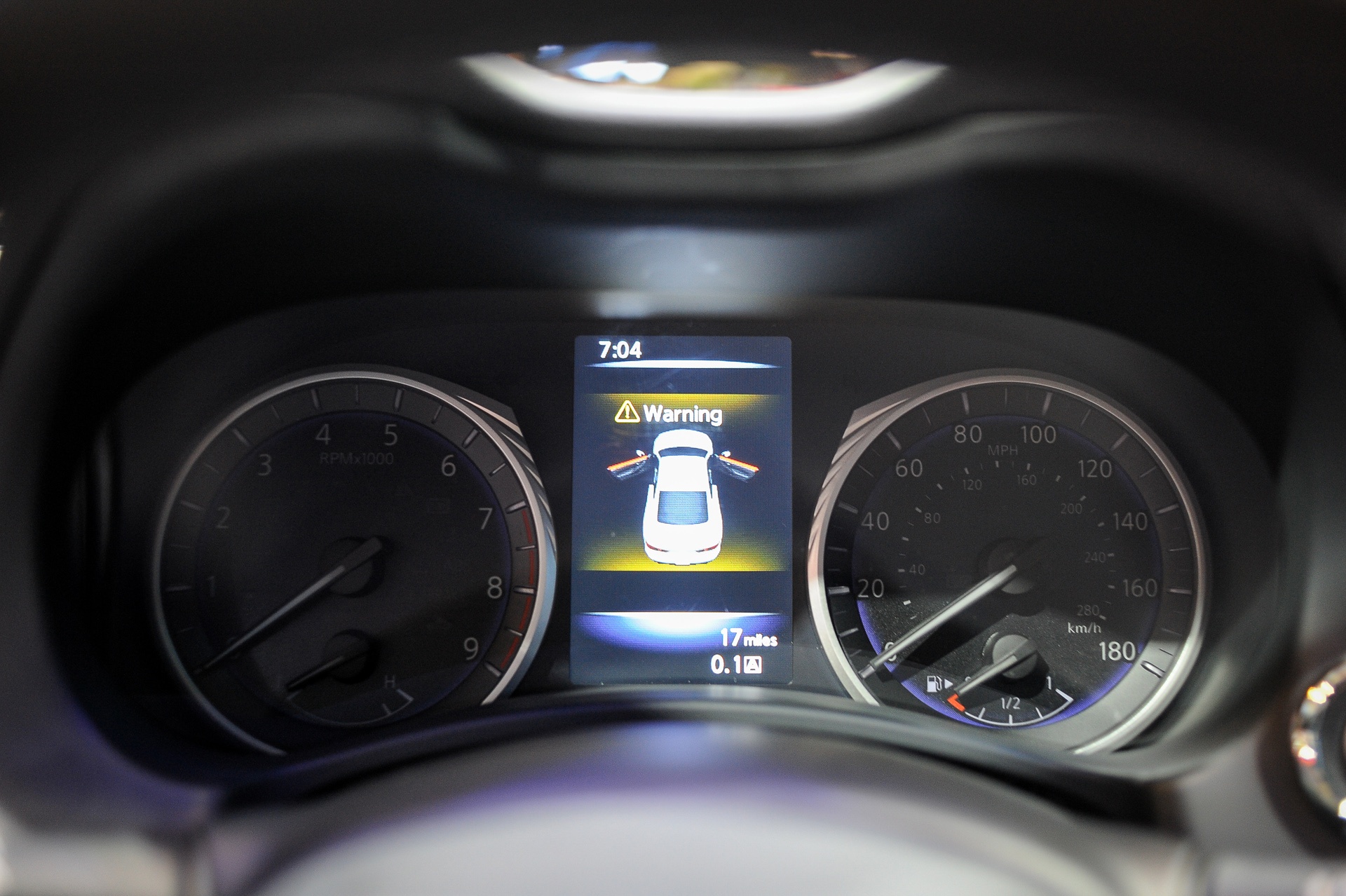 Infiniti Q60 ve Viet Nam anh 10