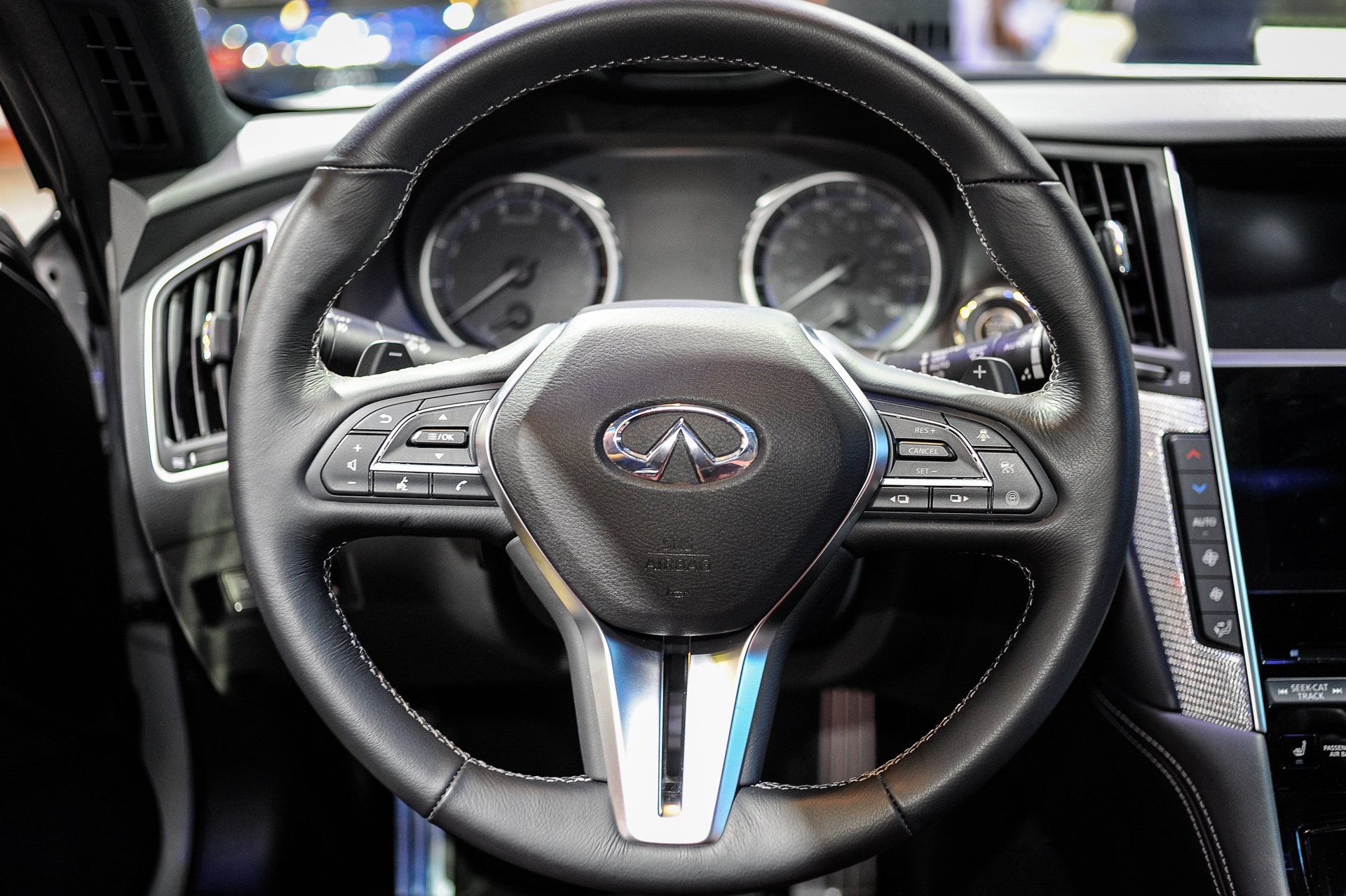 Infiniti Q60 ve Viet Nam anh 9