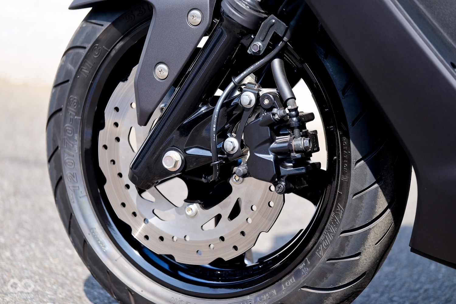 xe tay ga Yamaha Force 2017 ra mat anh 8