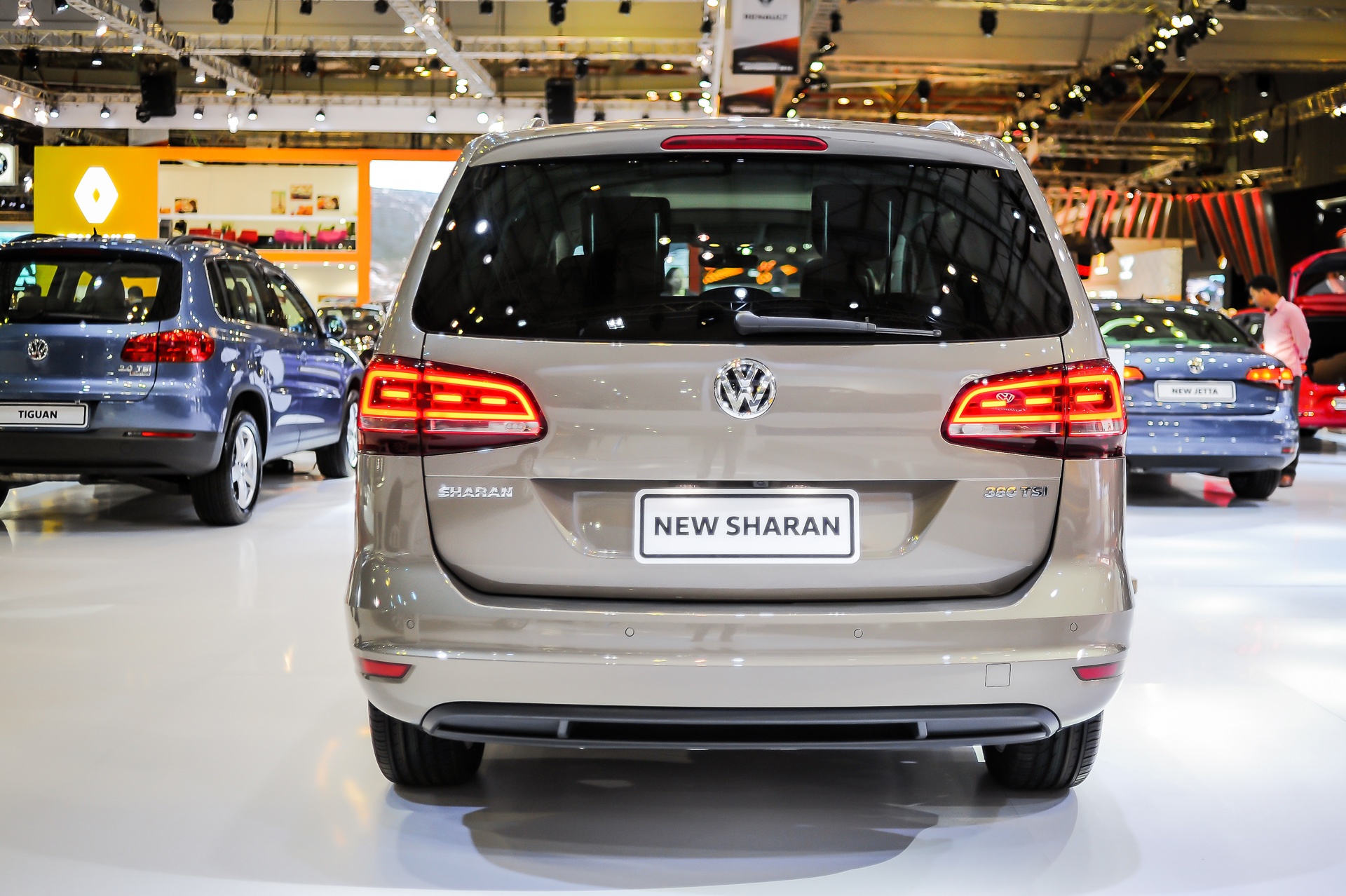 Volkswagen Sharan ve Viet Nam anh 3