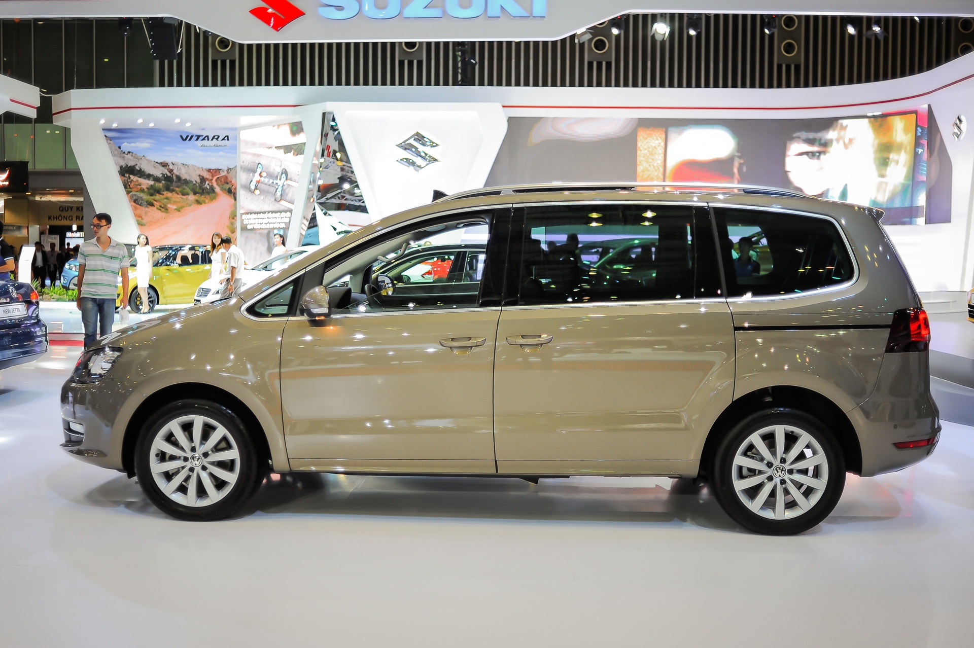 Volkswagen Sharan ve Viet Nam anh 2
