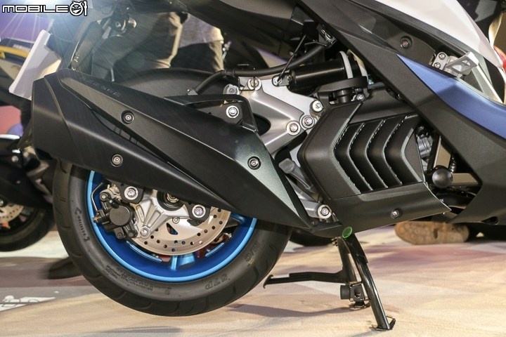 xe tay ga Yamaha Force 2017 ra mat anh 10