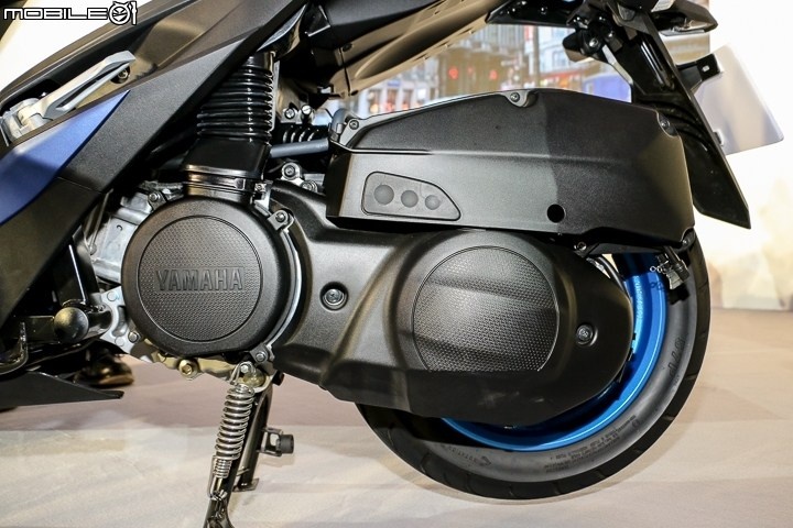 xe tay ga Yamaha Force 2017 ra mat anh 11