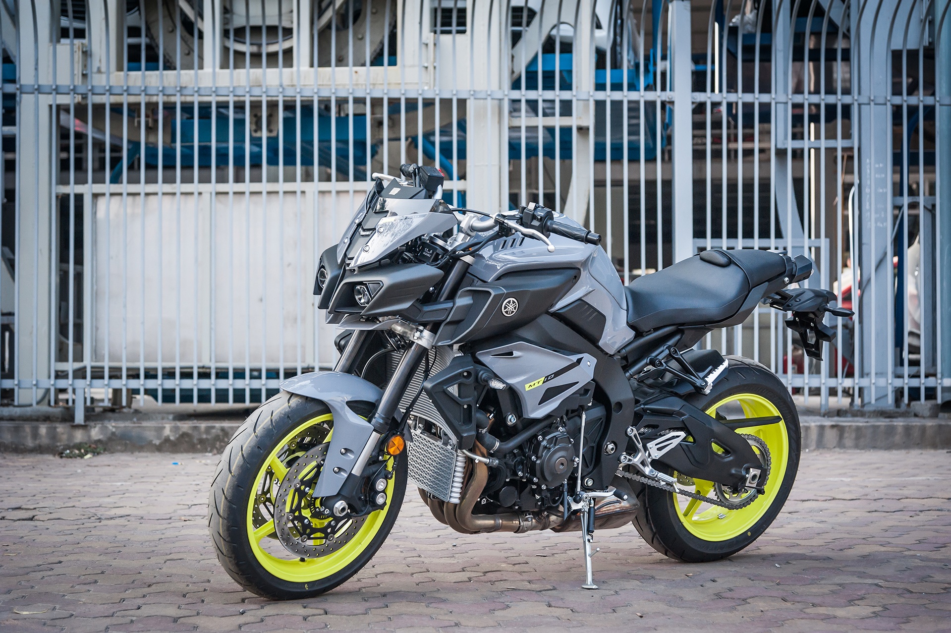 Yamaha MT-10 Night Flou 2016 tai Ha Noi anh 3