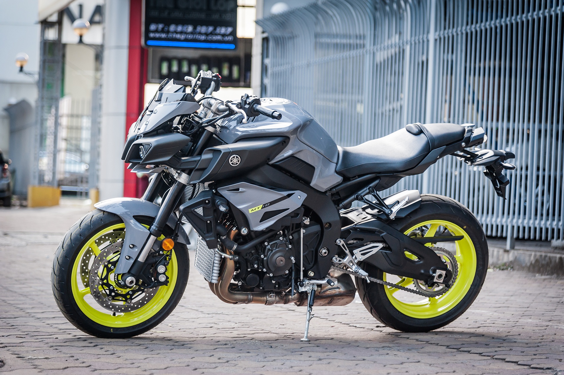 Yamaha MT-10 Night Flou 2016 tai Ha Noi anh 1