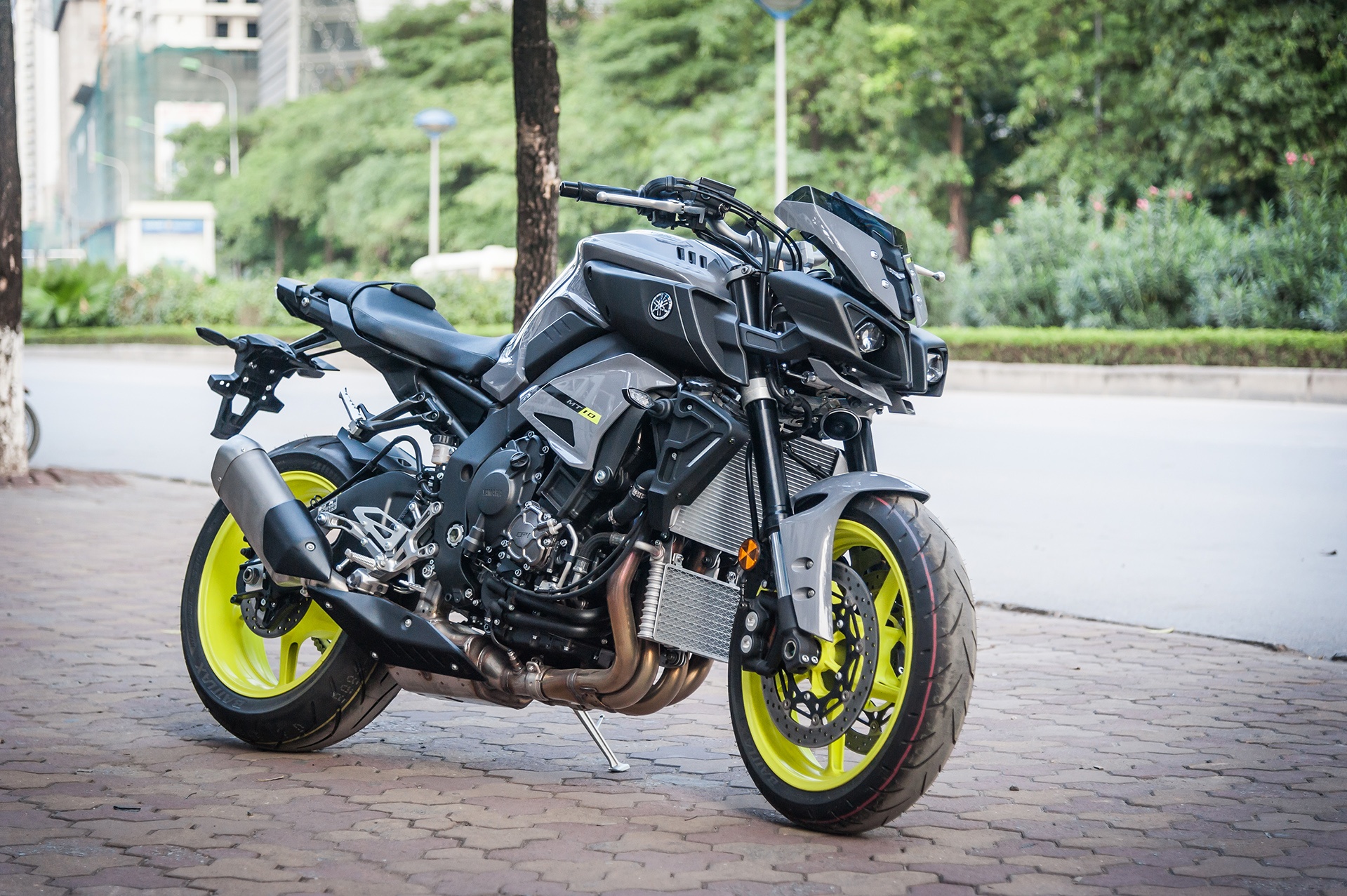 Moto Yamaha 1.000 phan khoi mau doc tai Ha Noi hinh anh