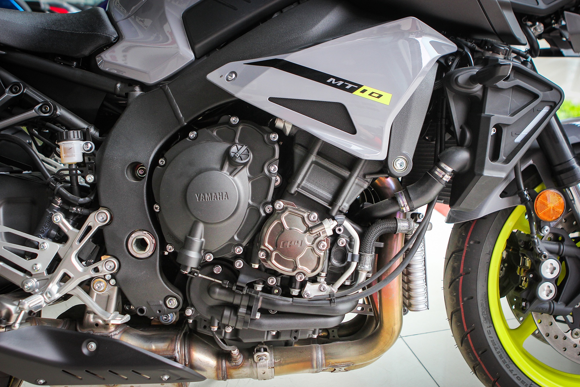 Yamaha MT-10 Night Flou 2016 tai Ha Noi anh 11