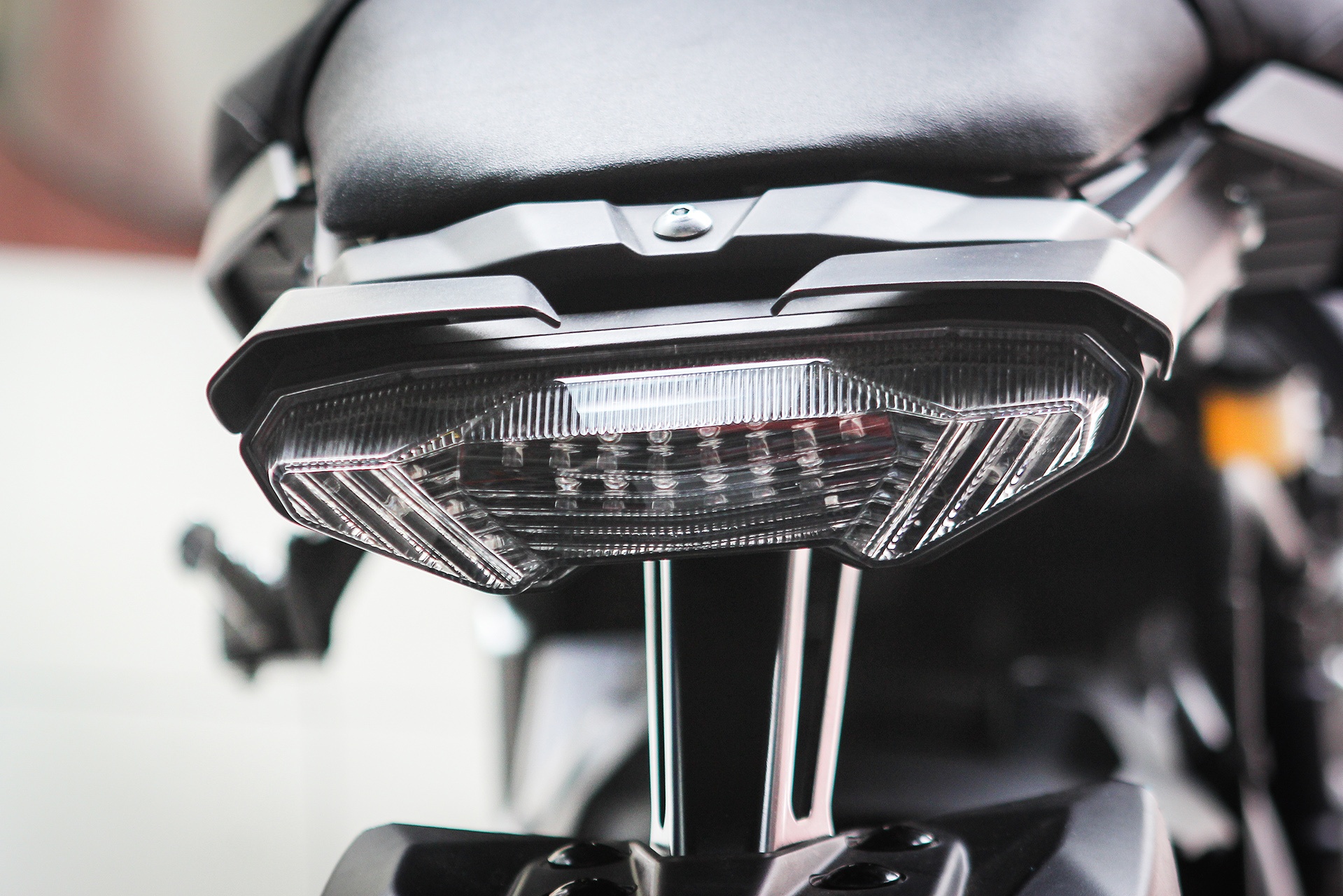 Yamaha MT-10 Night Flou 2016 tai Ha Noi anh 9