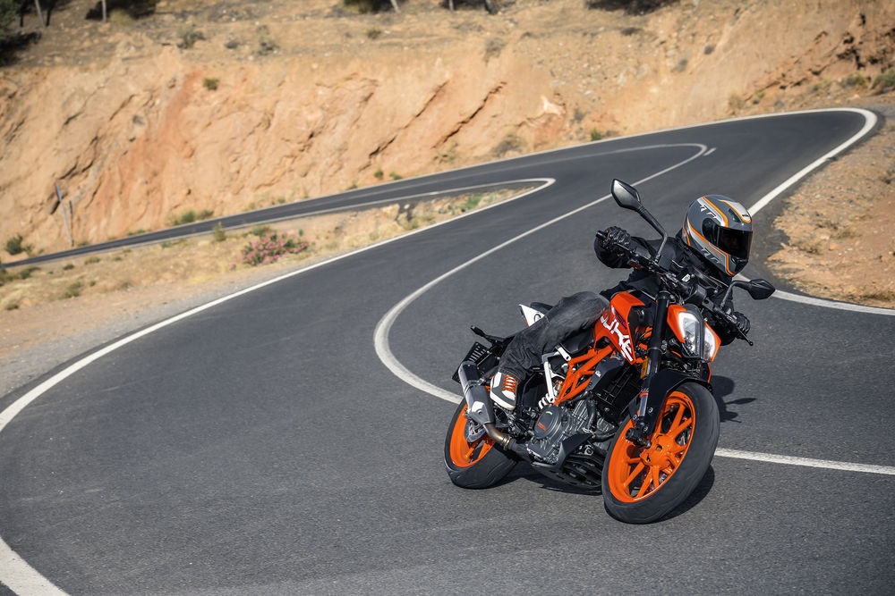 KTM Duke 390 2017 ra mat anh 5