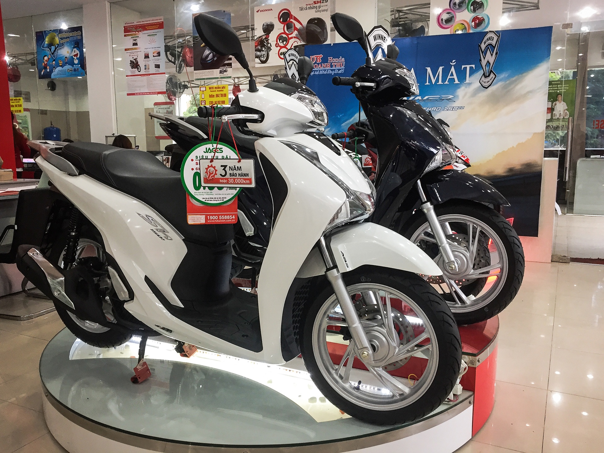 Honda SH 2017 ra đại lý giá hơn 100 triệu ảnh 1 Honda SH 2017 ra dai ly gia hon 100 trieu anh 1