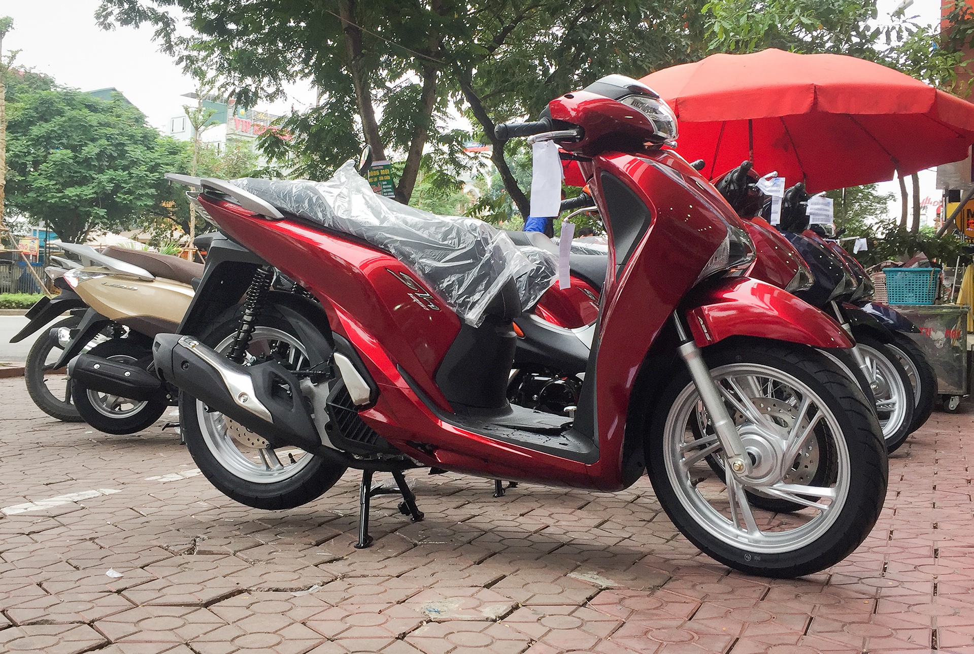 Honda SH 2017 ra đại lý giá hơn 100 triệu ảnh 2 Honda SH 2017 ra dai ly gia hon 100 trieu anh 2