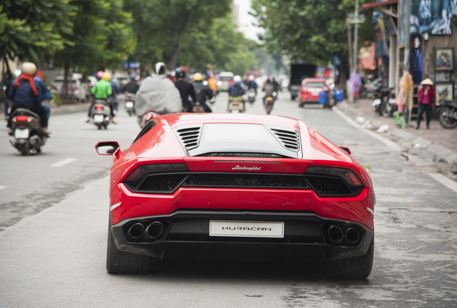 Lamborghini Huracan LP580-2 tại Hà Nội ảnh 3 Lamborghini Huracan LP580-2 tai Ha Noi anh 3