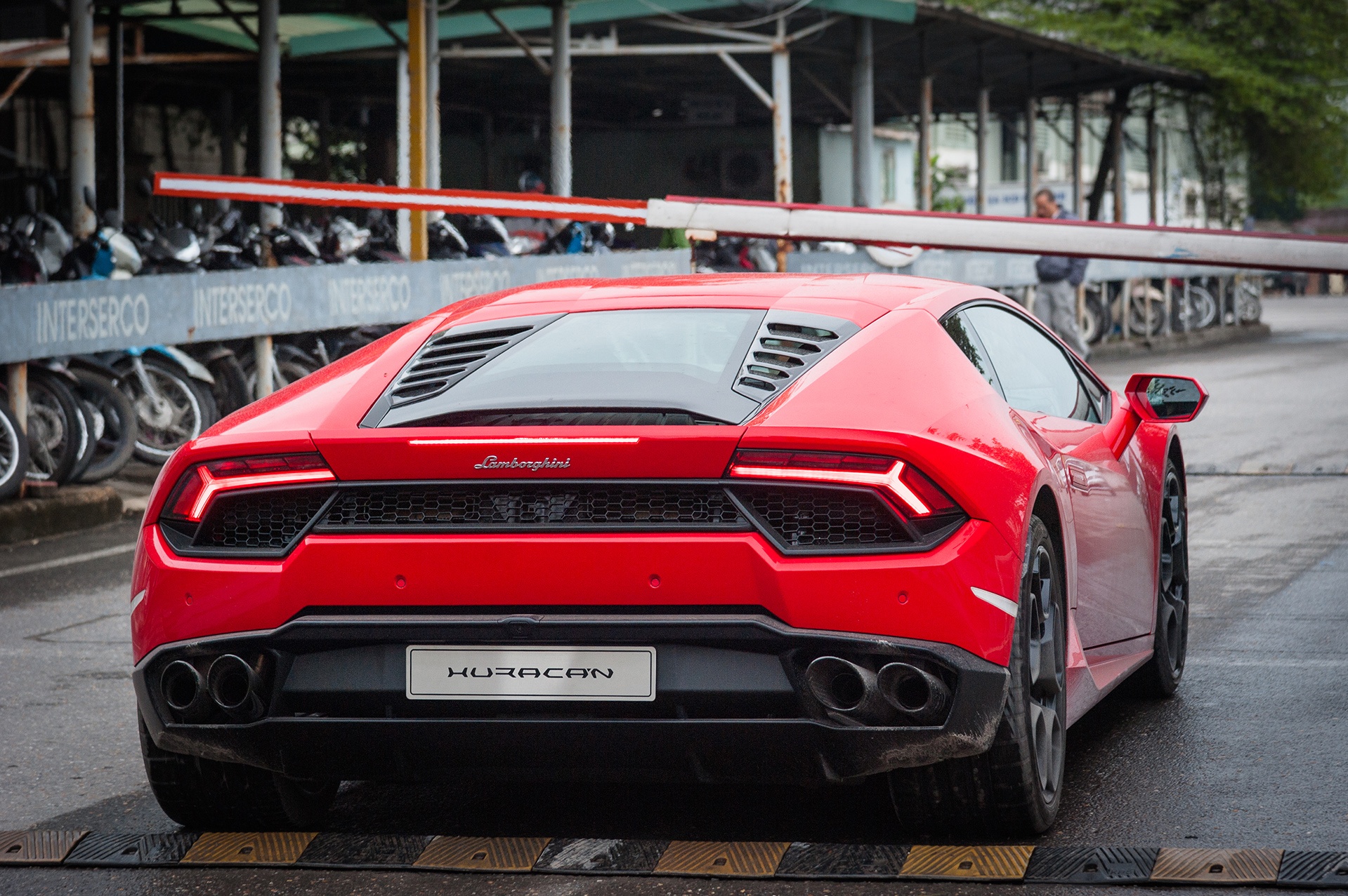 Lamborghini Huracan LP580-2 tại Hà Nội ảnh 4 Lamborghini Huracan LP580-2 tai Ha Noi anh 4