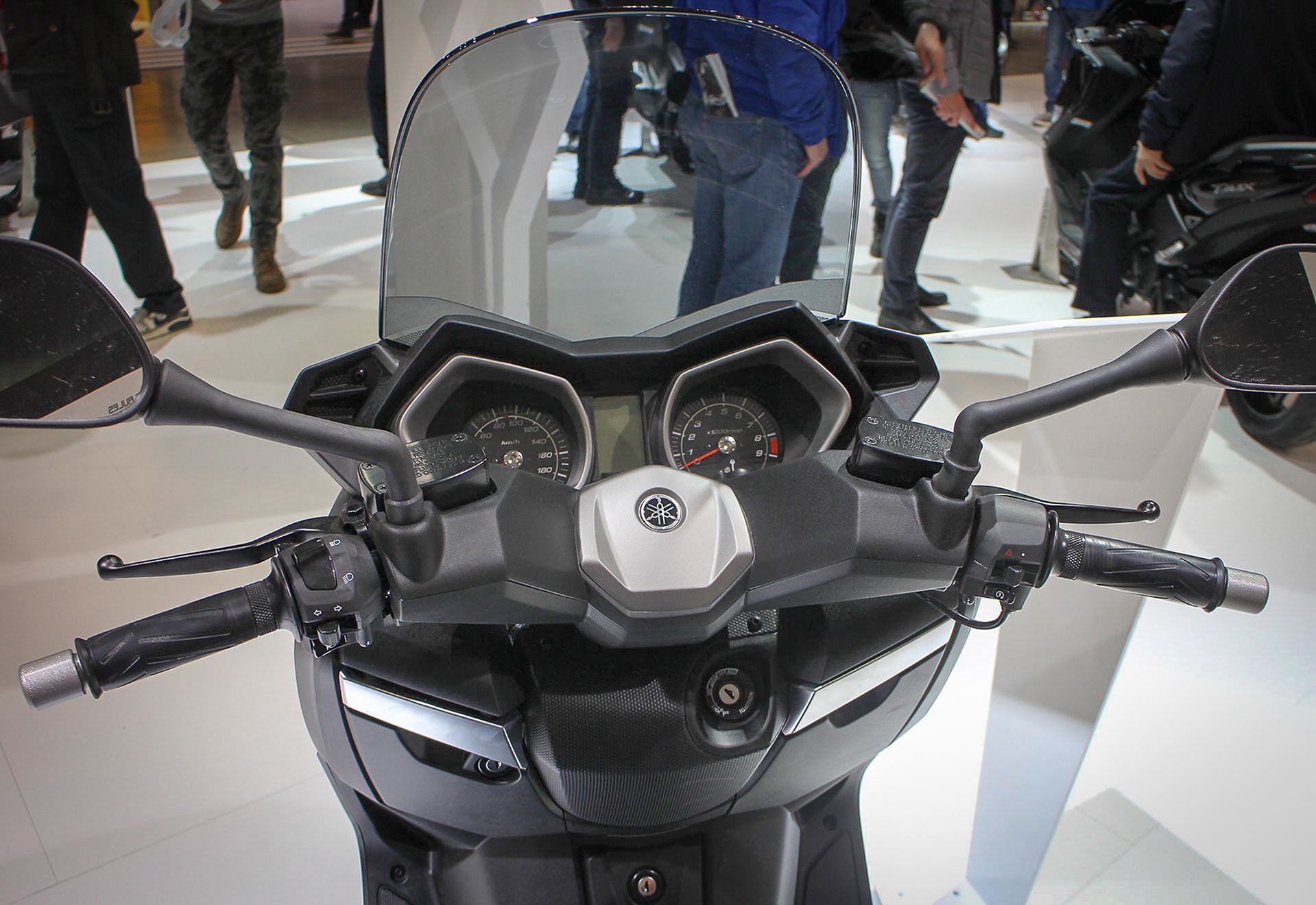 Yamaha X-MAX về Việt Nam ảnh 4 Yamaha X-MAX ve Viet Nam anh 4