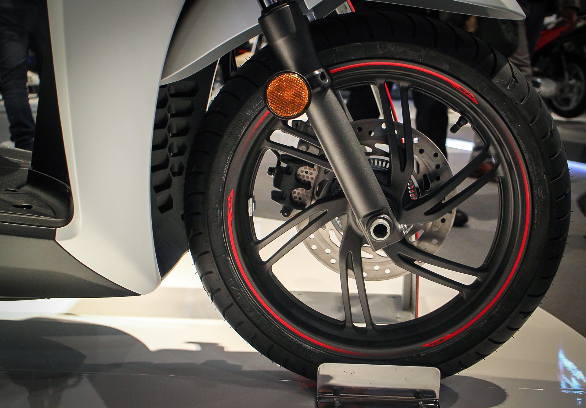 Honda SH 300i 2017 tai chau Au anh 8