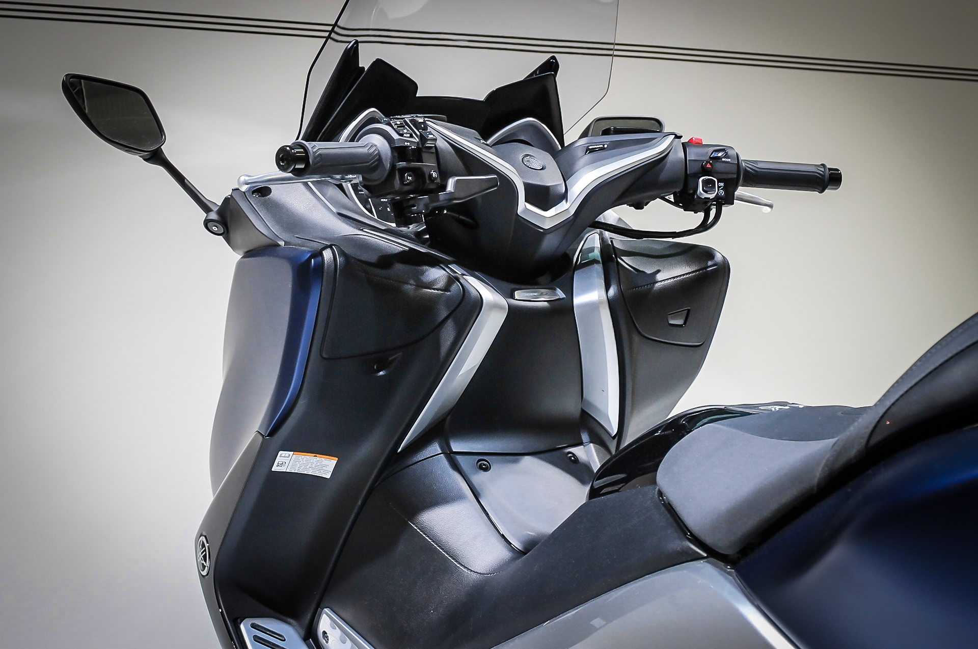 Yamaha TMAX 2016 trinh lang anh 3