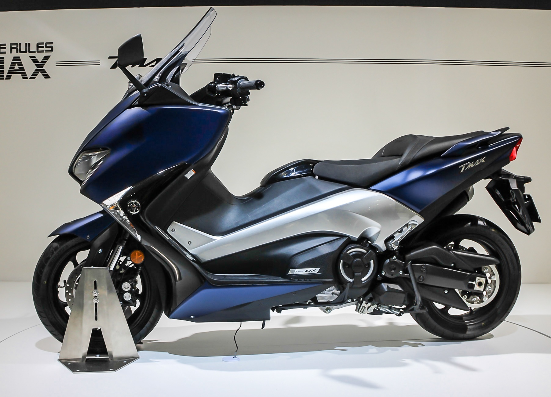 Yamaha TMAX 2016 trinh lang anh 2