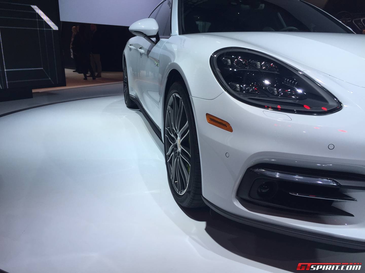 Porsche Panamera Executive 2016 anh 3